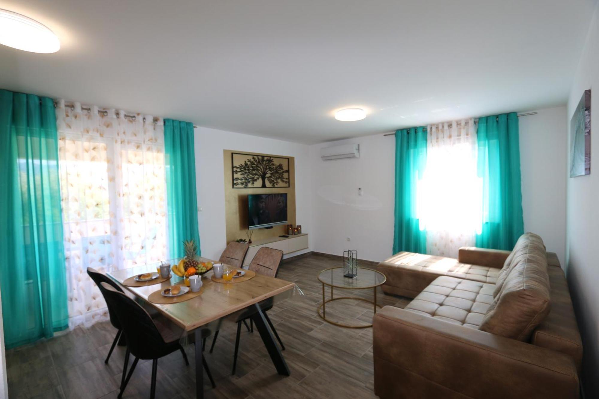 Apartments Mirjana 실로 외부 사진
