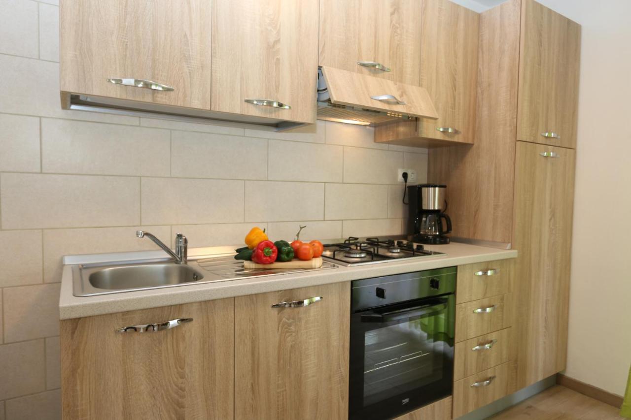 Apartments Mirjana 실로 외부 사진