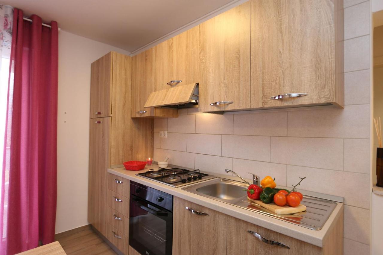 Apartments Mirjana 실로 외부 사진