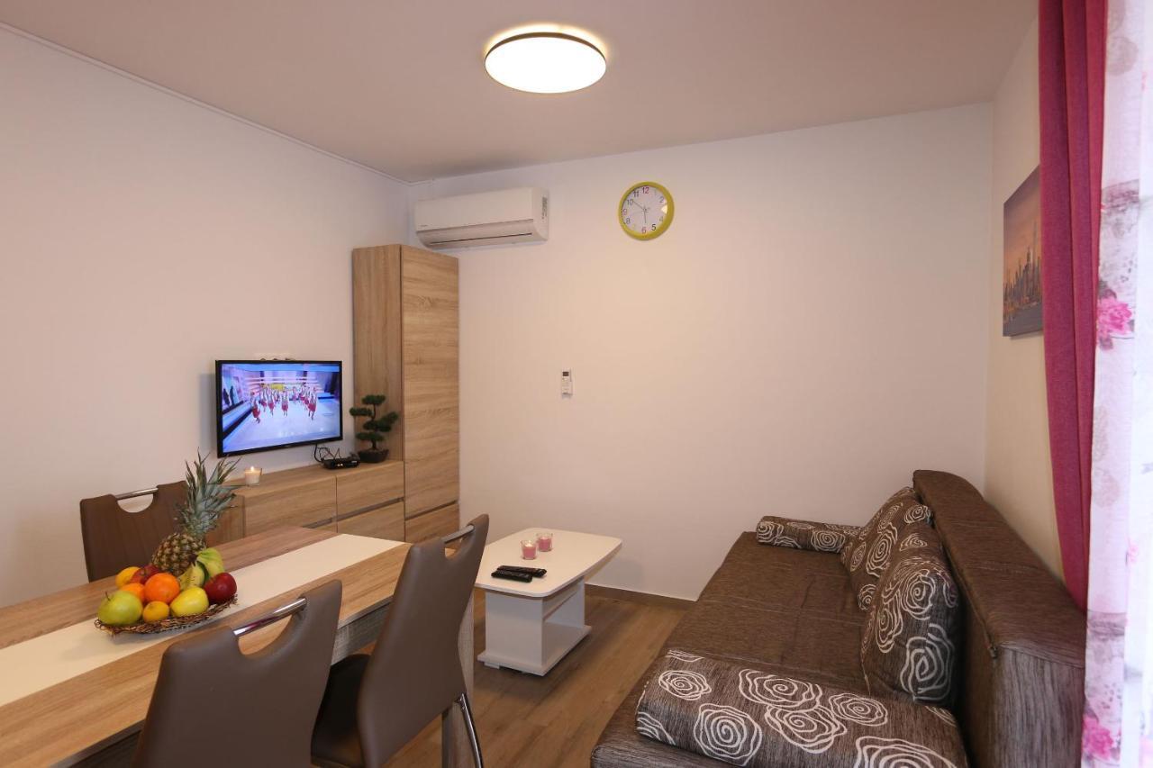 Apartments Mirjana 실로 외부 사진